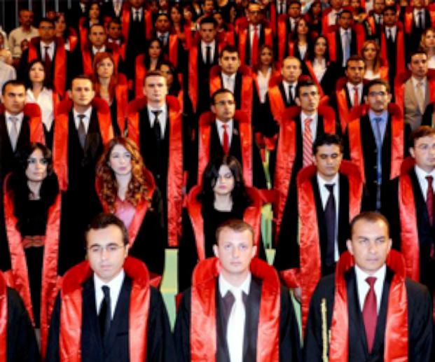 Hakim ve savc�l�k i�in ya� s�n�r� geliyor